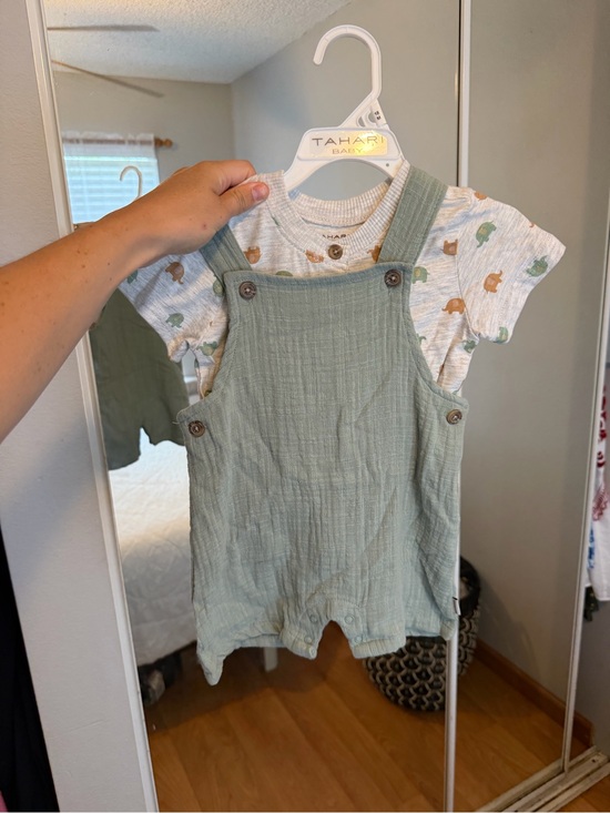 Tahari Other - TAHARI BABY OUTFIT 18M